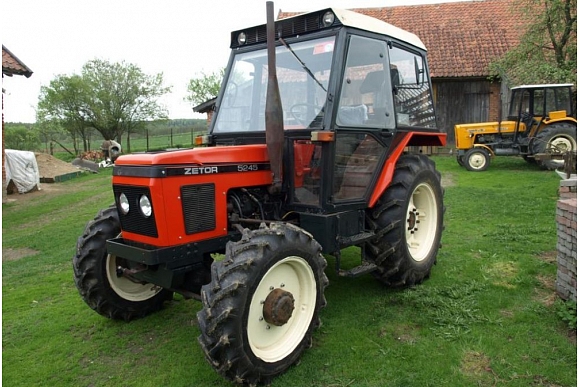 Autors: traktors