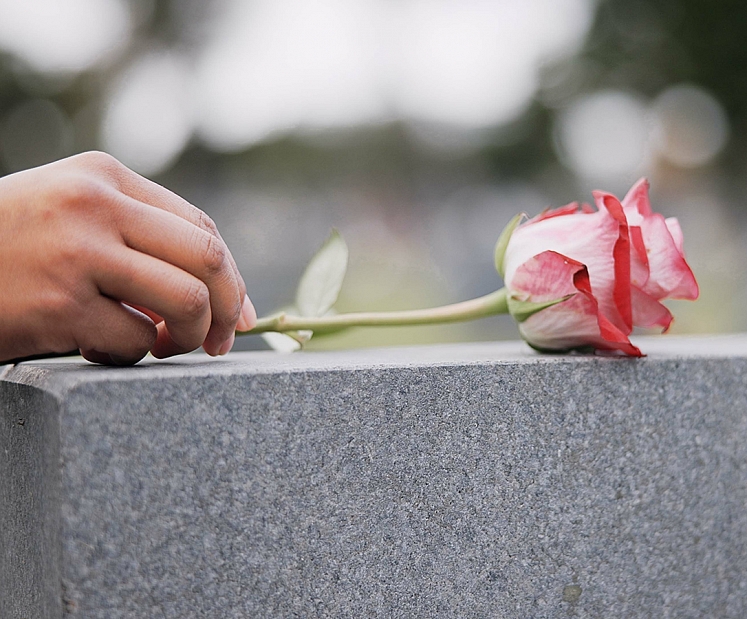 Kāpēc kolumbāriji un kvalitatīvas kapu sētiņas ir labākie risinājumi ilgtermiņa piemiņas saglabāšanai?
