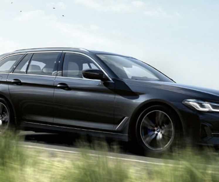 5 iemesli, kāpēc auto noma uz mēnesi var būt labāka par līzingu