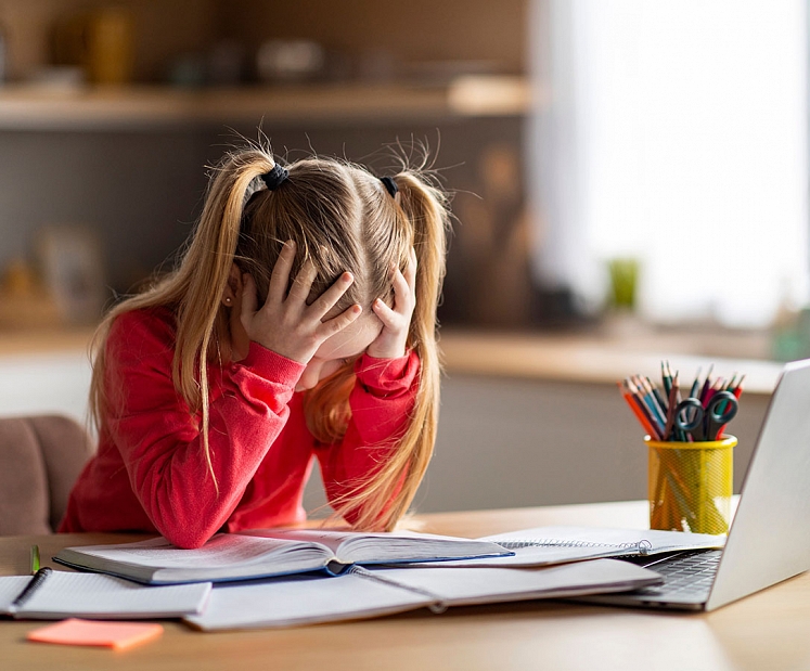 Kā vecāki var palīdzēt mājasdarbu pildīšanā?
