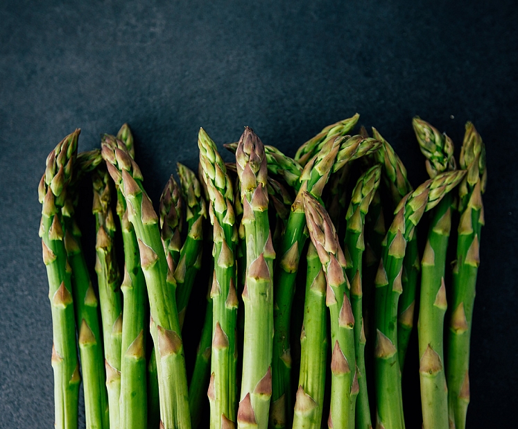 Izbaudi pavasari: sparģeļi tavā ēdienkartē