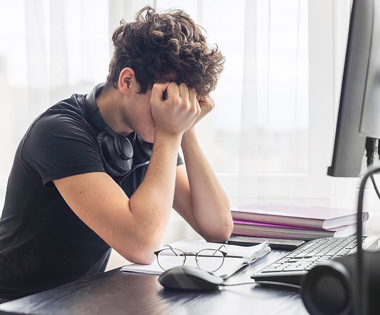 Kā runāt ar bērnu, ja skolā sākušās grūtības – draudzība, mācības, motivācija