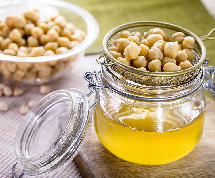 Zirņūdens virtuvē – kas slēpjas aiz šī vienkāršā šķidruma?