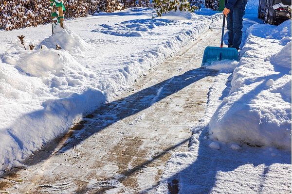 Kā pasargāt īpašumu no ziemas stihijām – sala un sniega radītajiem riskiem