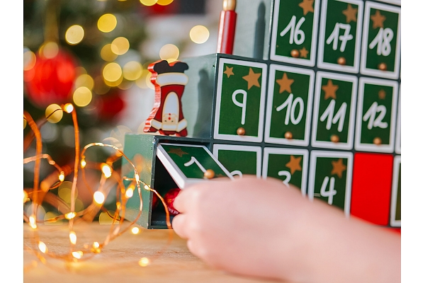 Adventes kalendārs: radoši un iedvesmojoši veidi, kā pārsteigt un iepriecināt bērnu