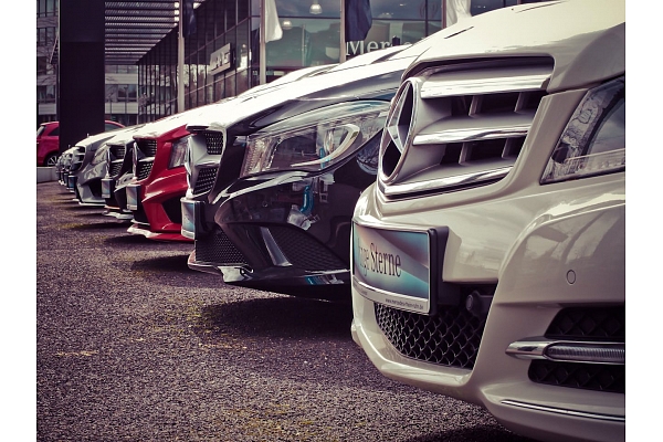 Kādas izmaiņas auto pircēji var sagaidīt 2025. gadā?