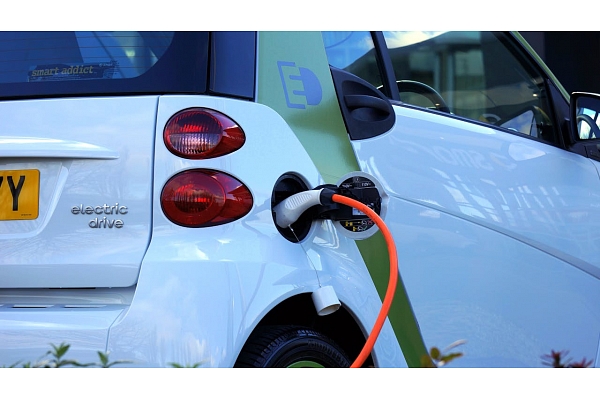 5 nerakstītie likumi ikvienam elektroauto vadītājam