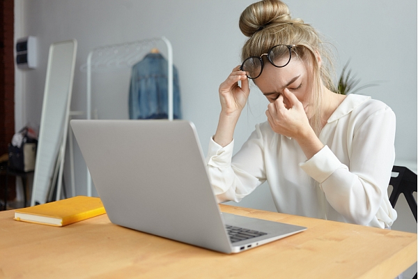 Nomāktība, stress un trauksme: kā atpazīt brīdinājuma signālus?