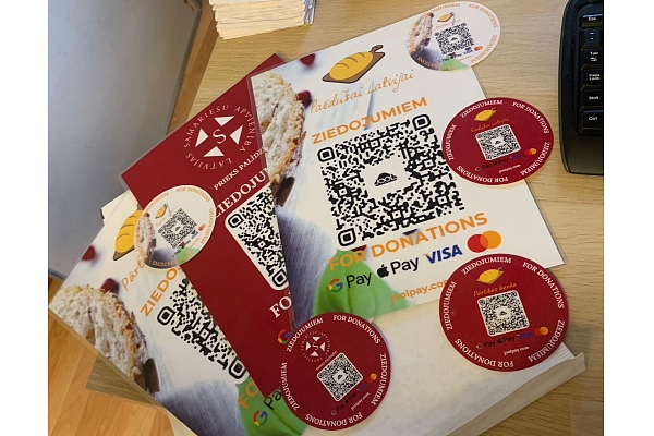 Kā QR koda maksājumi un bezskaidras naudas risinājumi uzlabo klientu pieredzi un darba efektivitāti?