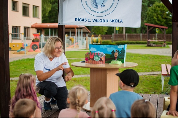 Ko dara vecāki, kuru bērni runā angļu valodā bez bailēm?