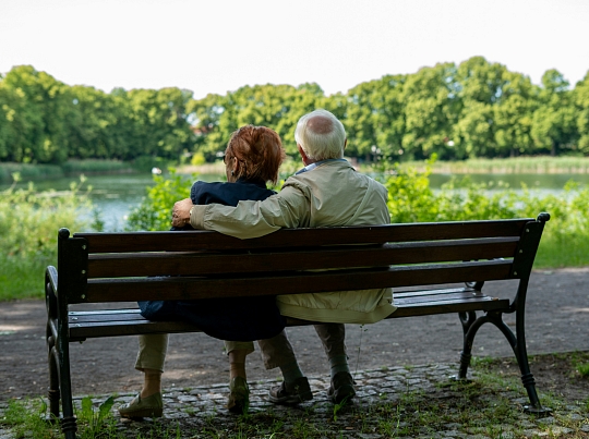 Gudrība no dzīves pieredzes- senioru ieteikumi jauniešiem par draudzību un pasaules iepazīšanu