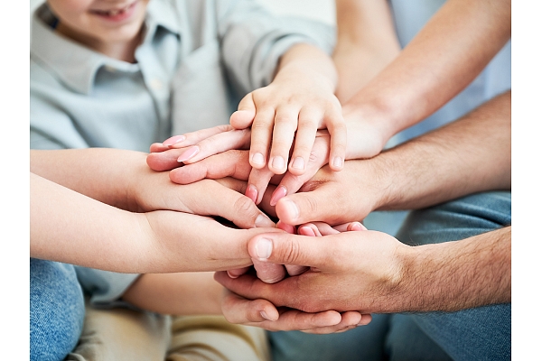 Vārdi, kas stiprina: kā ikdienas sarunas veido bērna pašvērtējumu