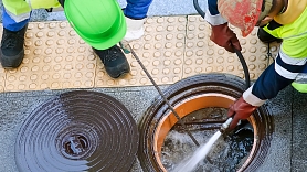 Kanalizācijas tīrīšana privātmājās un komercobjektos: kā novērst aizsērējumu un saglabāt tīras sistēmas