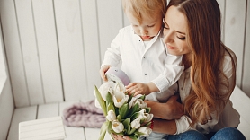 5 sirsnīgas idejas, kā iepriecināt mammu māmiņdienā