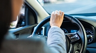 Auto vadīšana ar tukšu vēderu – eksperti atklāj, kā tas ietekmē uzmanību