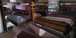 Apbedīšanas piederumi