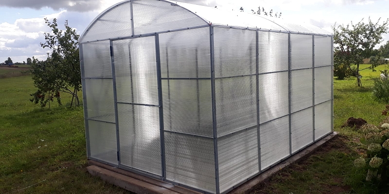 Polikarbonāta siltumnīcas