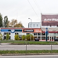 Auto Plus, Veikals un autoserviss