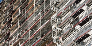 Fasādes sastatņu noma