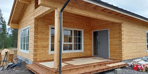 Guļbūves māju montāža