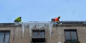 Jumtu tīrīšana no sniega un lāstekām