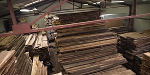 Neapzāģetu dēļu tirdzniecība