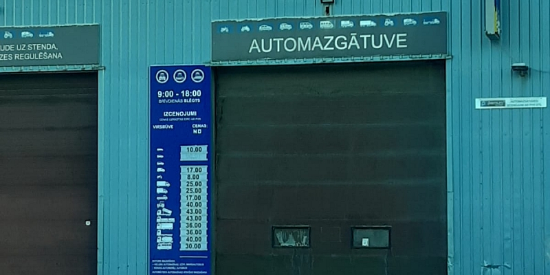 Vieglo auto automašīnu ķīmiskā tīrīšana